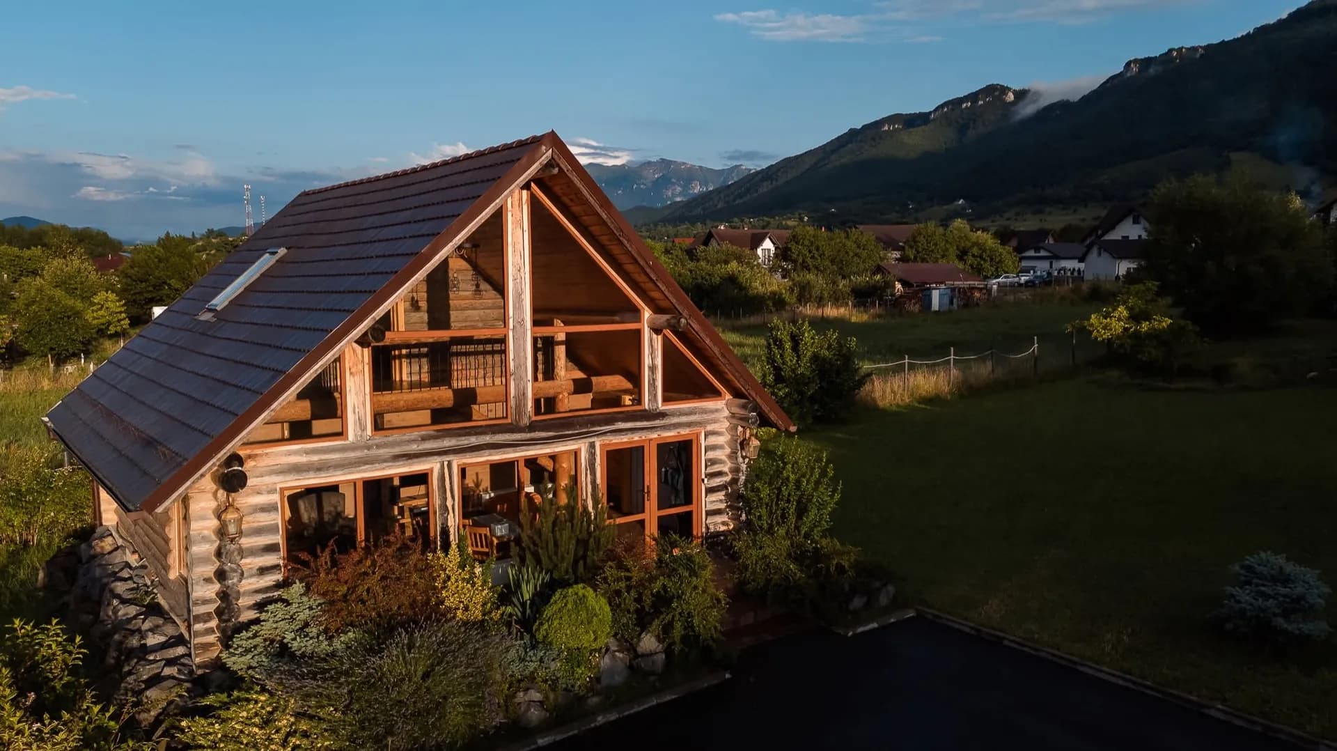 KING'S ROCK CABIN